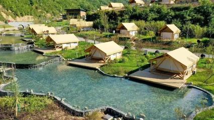 香港客商來(lái)宕昌考察,頻頻點(diǎn)贊官鵝溝