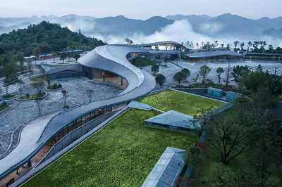 山水相融:黃果樹大瀑布、天星橋景區入口游客中心 / 中規院+清水愛派